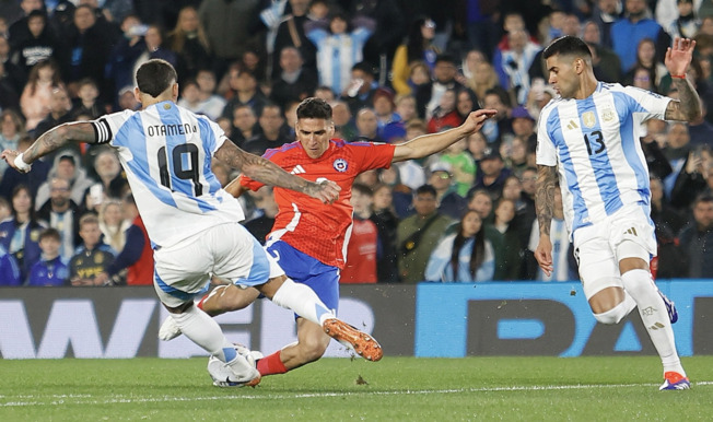 La Roja complica su clasificación al Mundial